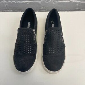 CUSHIONAIRE Women's Roxana Sneaker